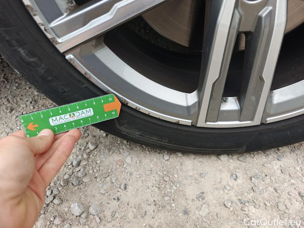  Bmw  Serie 1 BMW  / 2019 / 5P / berlina con portón 118i #8