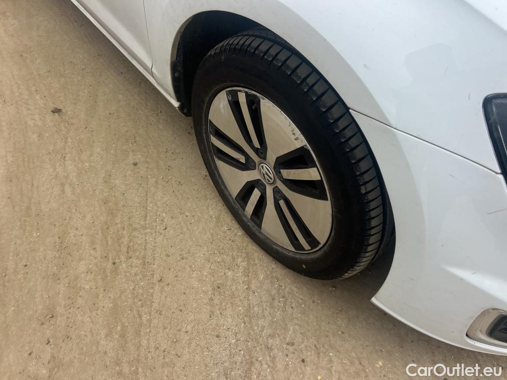  Volkswagen  Golf  VOLKSWAGEN / 2016 / 5P / berlina con portón e-ePower 110 kW (136CV) #10