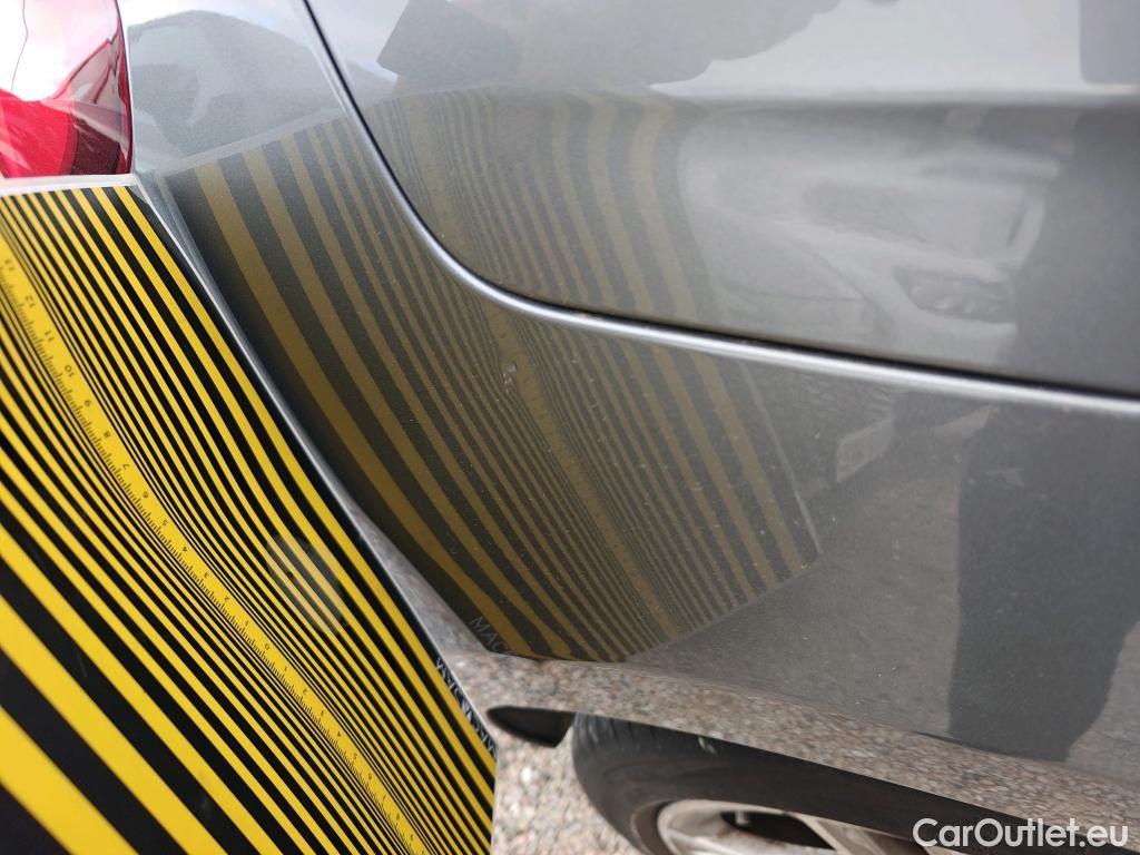  Bmw  Serie 1 BMW  / 2019 / 5P / berlina con portón 118i #31