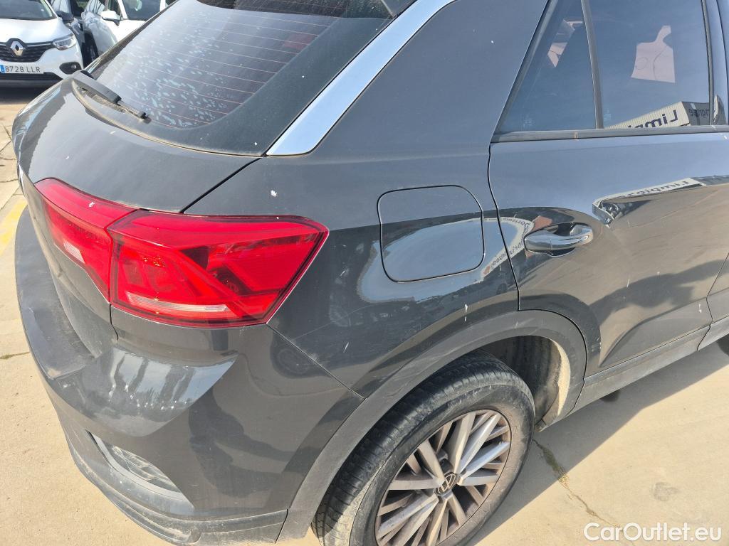  Volkswagen  T-ROC VOLKSWAGEN  / 2017 / 5P / todoterreno Edition 1.0 TSI 81kW (110CV) #3