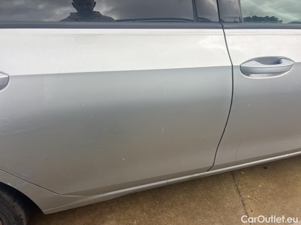  Volkswagen  Golf  VOLKSWAGEN / 2020 / 5P / familiar Life 2.0 TDI 85kW (115CV) Variant #16