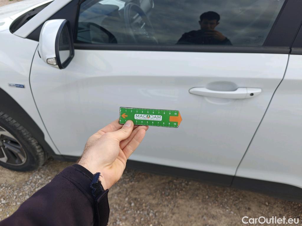  Hyundai  Konna HYUNDAI Kona / 2017 / 5P / todoterreno 1.6 GDI HEV Klass DCT #18