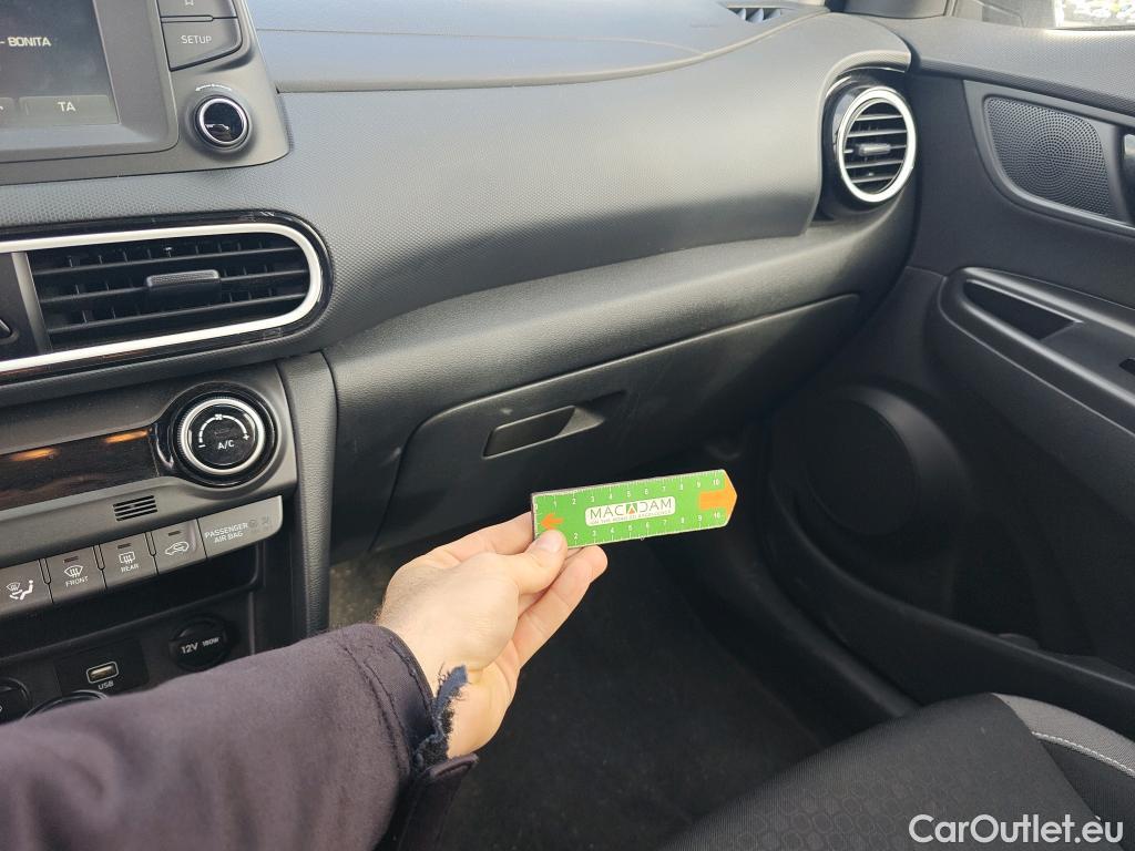  Hyundai  Konna HYUNDAI Kona / 2017 / 5P / todoterreno 1.6 GDI HEV Klass DCT #4