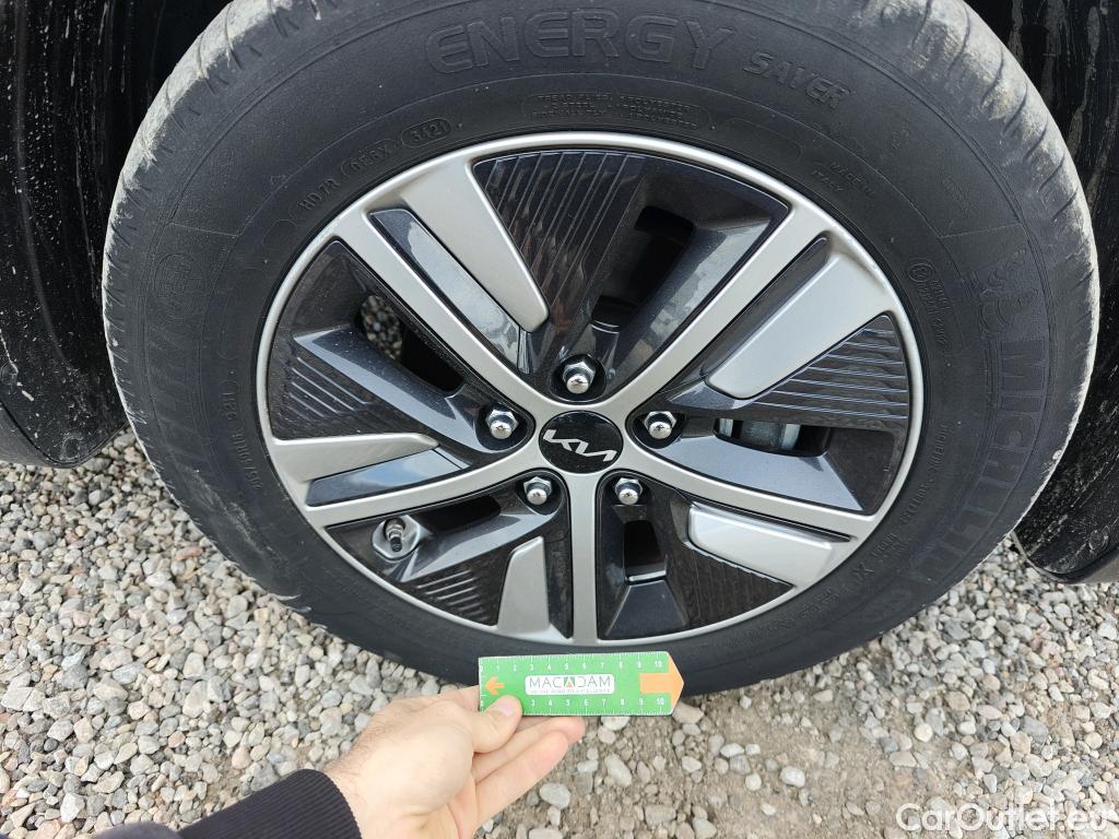  KIA  Niro KIA  / 2019 / 5P / crossover 1.6 GDi HEV 104kW (141CV) Concept #27