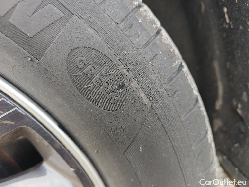  KIA  Niro KIA  / 2019 / 5P / crossover 1.6 GDi HEV 104kW (141CV) Concept #34