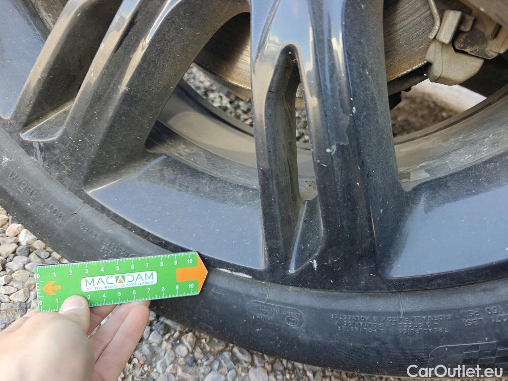  Land Rover  Range Rover LAND ROVER  Velar / 2017 / 5P / todoterreno 2.0D D240 R-Dynamic S 4WD Auto #66