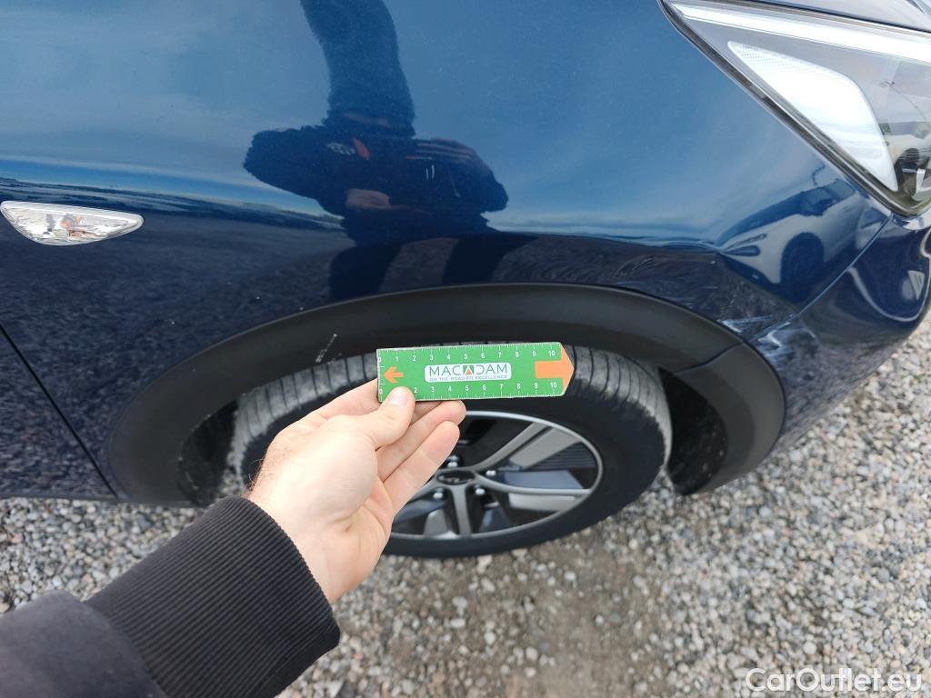  KIA  Niro KIA  / 2019 / 5P / crossover 1.6 GDi HEV 104kW (141CV) Concept #54