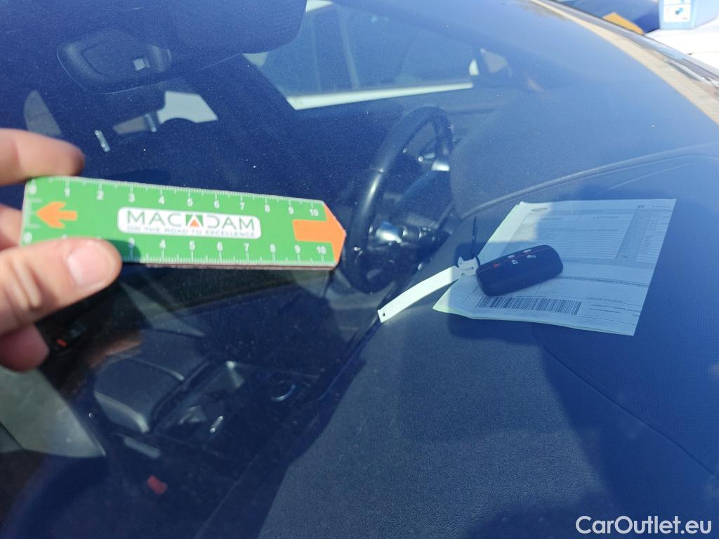  Land Rover  Range Rover LAND ROVER  Velar / 2017 / 5P / todoterreno 2.0D D240 R-Dynamic S 4WD Auto #69