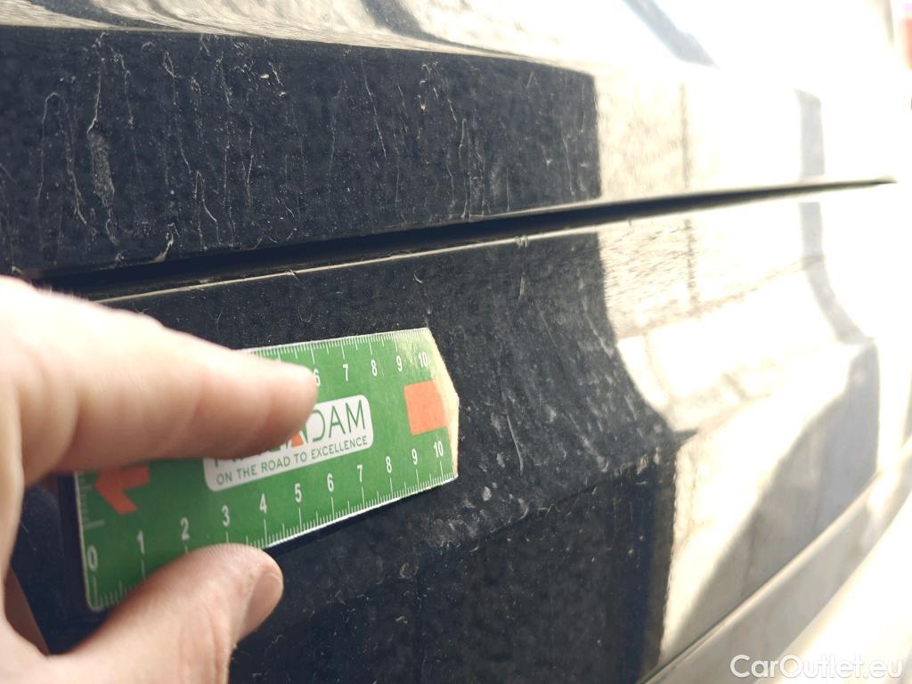  Land Rover  Range Rover LAND ROVER  Velar / 2017 / 5P / todoterreno 2.0D D240 R-Dynamic S 4WD Auto #82