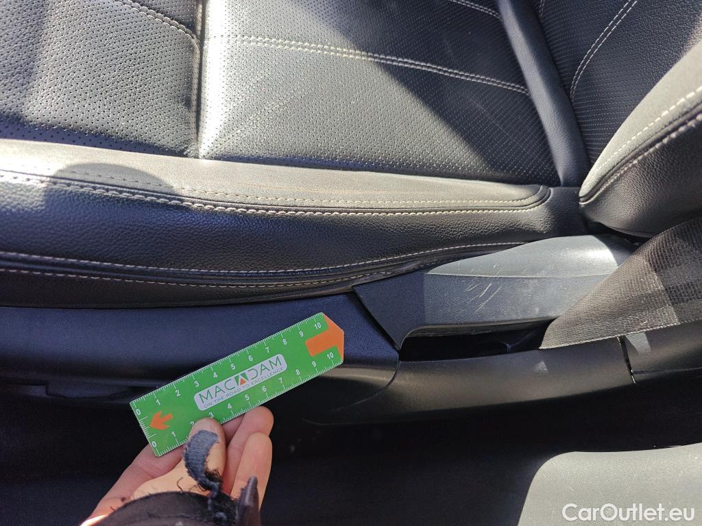  Land Rover  Range Rover LAND ROVER  Velar / 2017 / 5P / todoterreno 2.0D D240 R-Dynamic S 4WD Auto #72