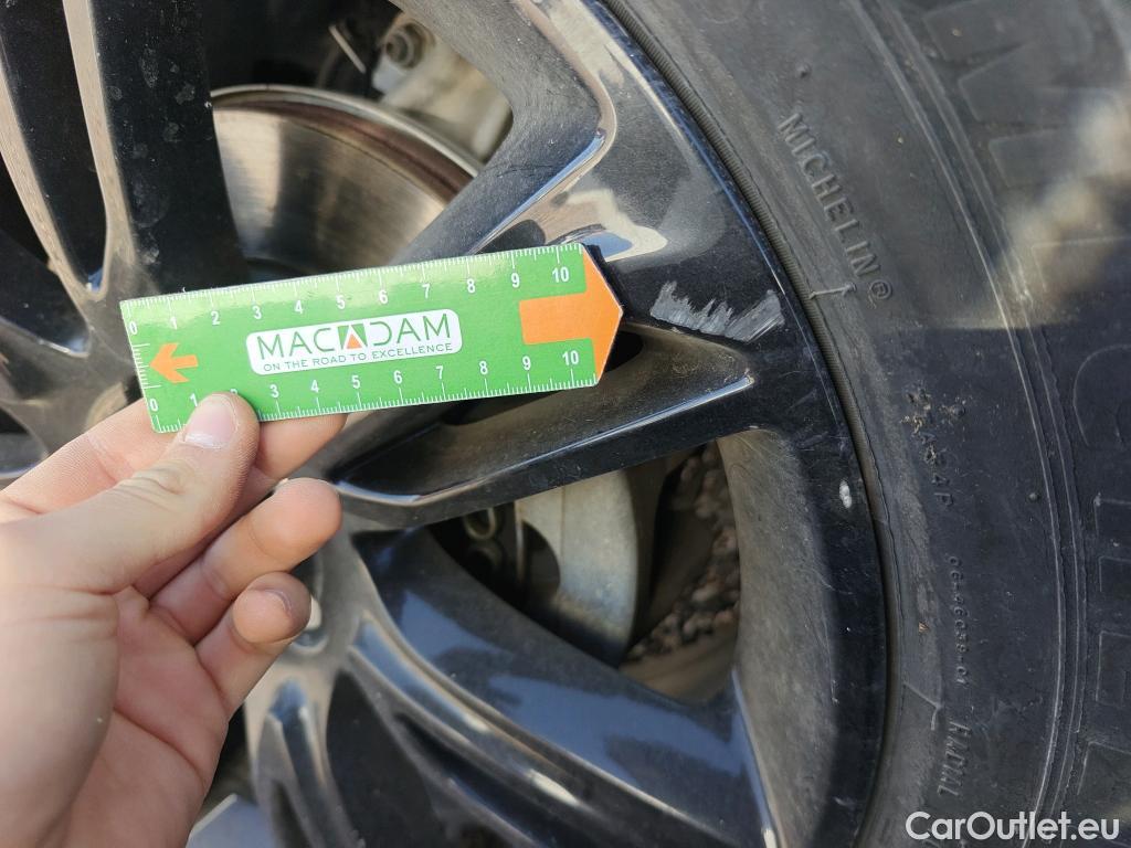  Land Rover  Range Rover LAND ROVER  Velar / 2017 / 5P / todoterreno 2.0D D240 R-Dynamic S 4WD Auto #65