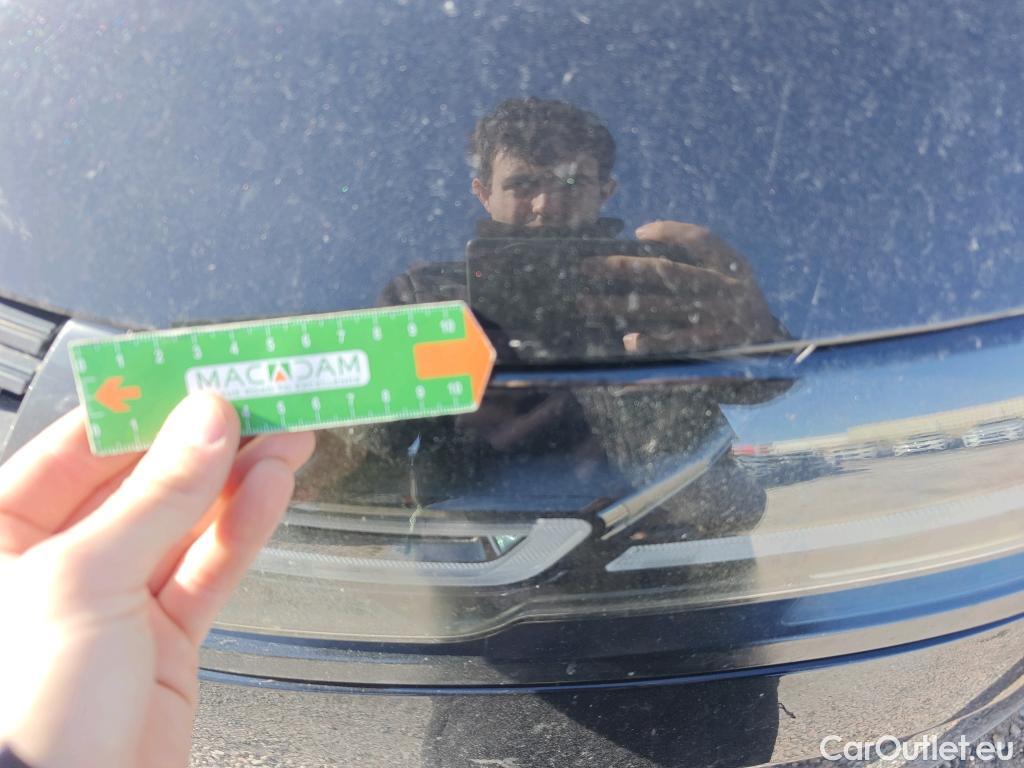  Land Rover  Range Rover LAND ROVER  Velar / 2017 / 5P / todoterreno 2.0D D240 R-Dynamic S 4WD Auto #90