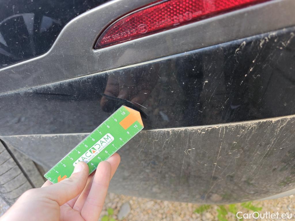  Land Rover  Range Rover LAND ROVER  Velar / 2017 / 5P / todoterreno 2.0D D240 R-Dynamic S 4WD Auto #81