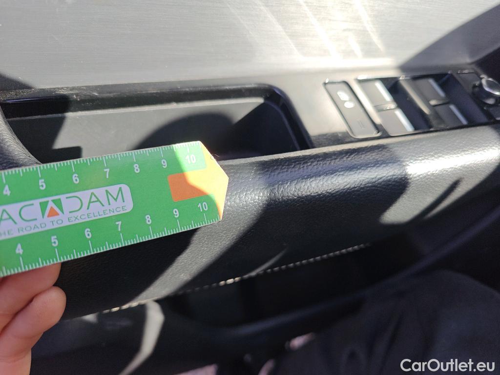  Land Rover  Range Rover LAND ROVER  Velar / 2017 / 5P / todoterreno 2.0D D240 R-Dynamic S 4WD Auto #74