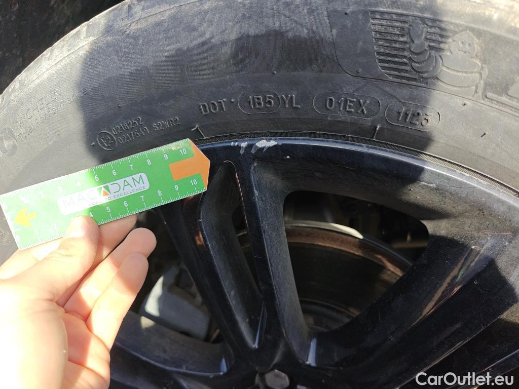  Land Rover  Range Rover LAND ROVER  Velar / 2017 / 5P / todoterreno 2.0D D240 R-Dynamic S 4WD Auto #53