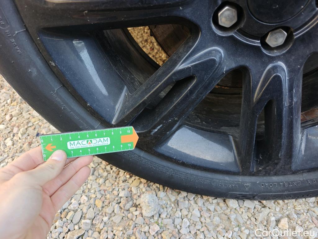  Land Rover  Range Rover LAND ROVER  Velar / 2017 / 5P / todoterreno 2.0D D240 R-Dynamic S 4WD Auto #50