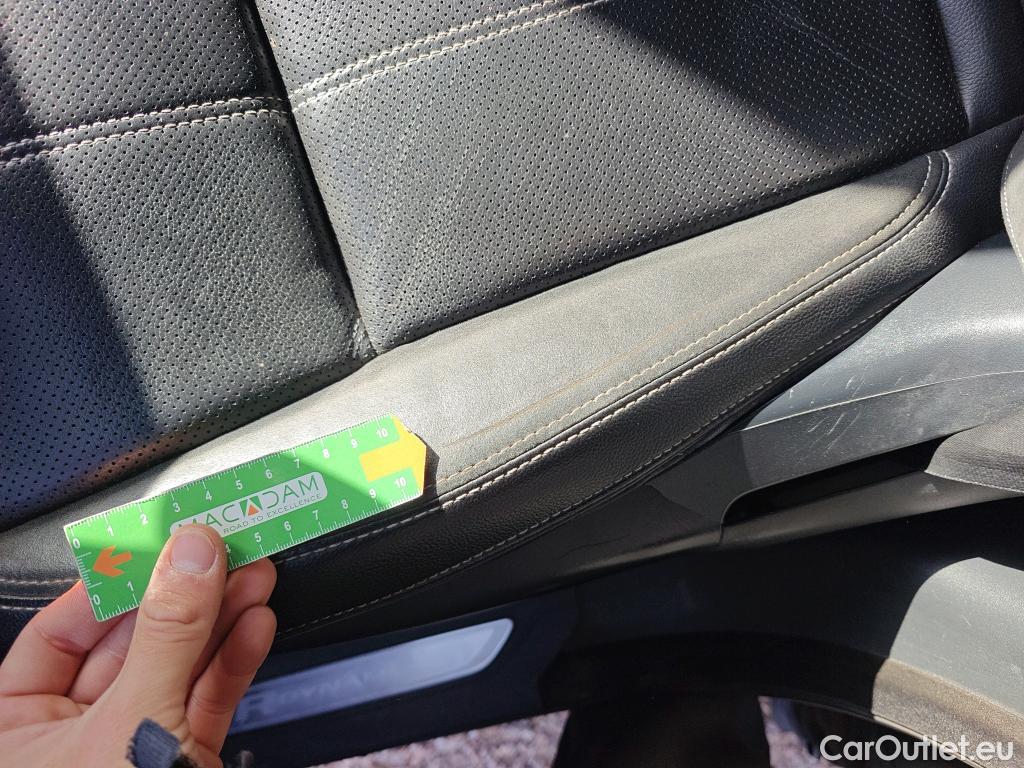  Land Rover  Range Rover LAND ROVER  Velar / 2017 / 5P / todoterreno 2.0D D240 R-Dynamic S 4WD Auto #33