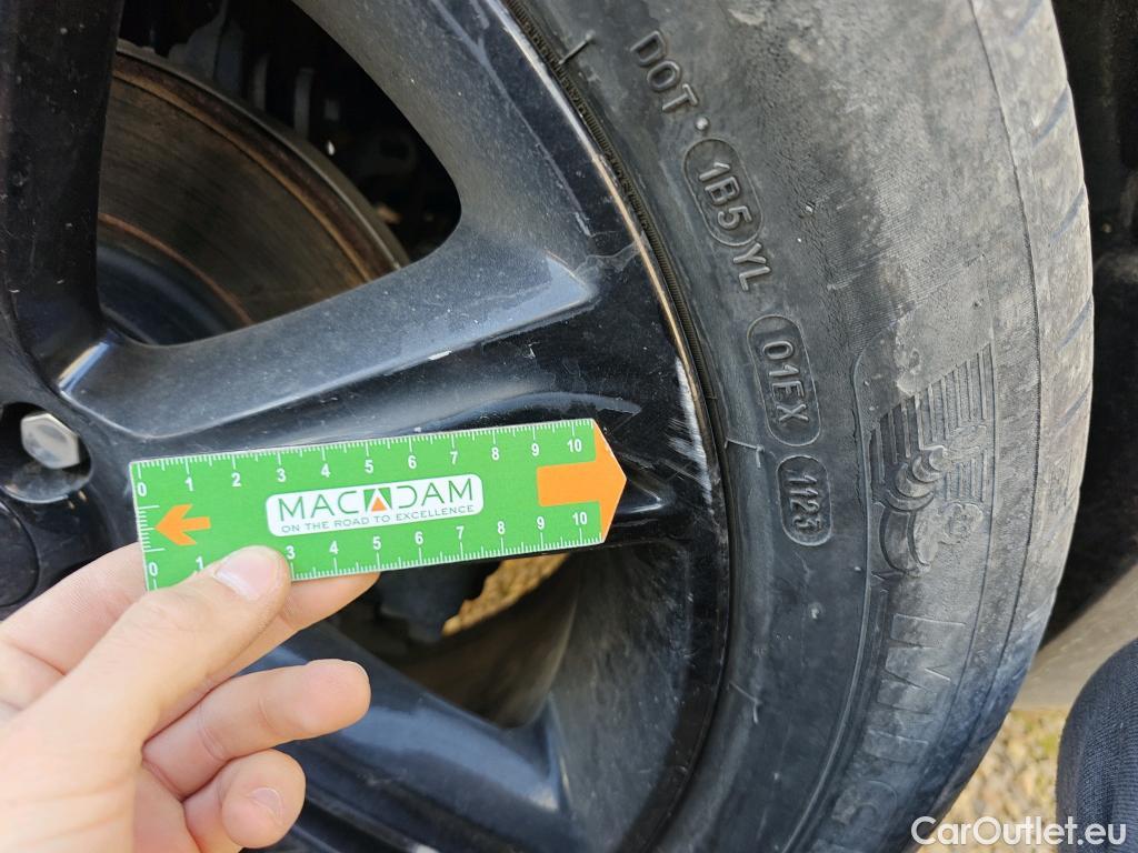  Land Rover  Range Rover LAND ROVER  Velar / 2017 / 5P / todoterreno 2.0D D240 R-Dynamic S 4WD Auto #58