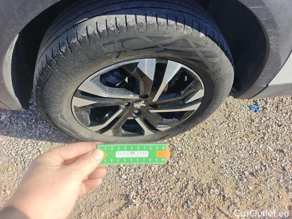  Peugeot  2008 PEUGEOT  / 2019 / 5P / todoterreno Allure Puretech 130 S&S EAT8 #1