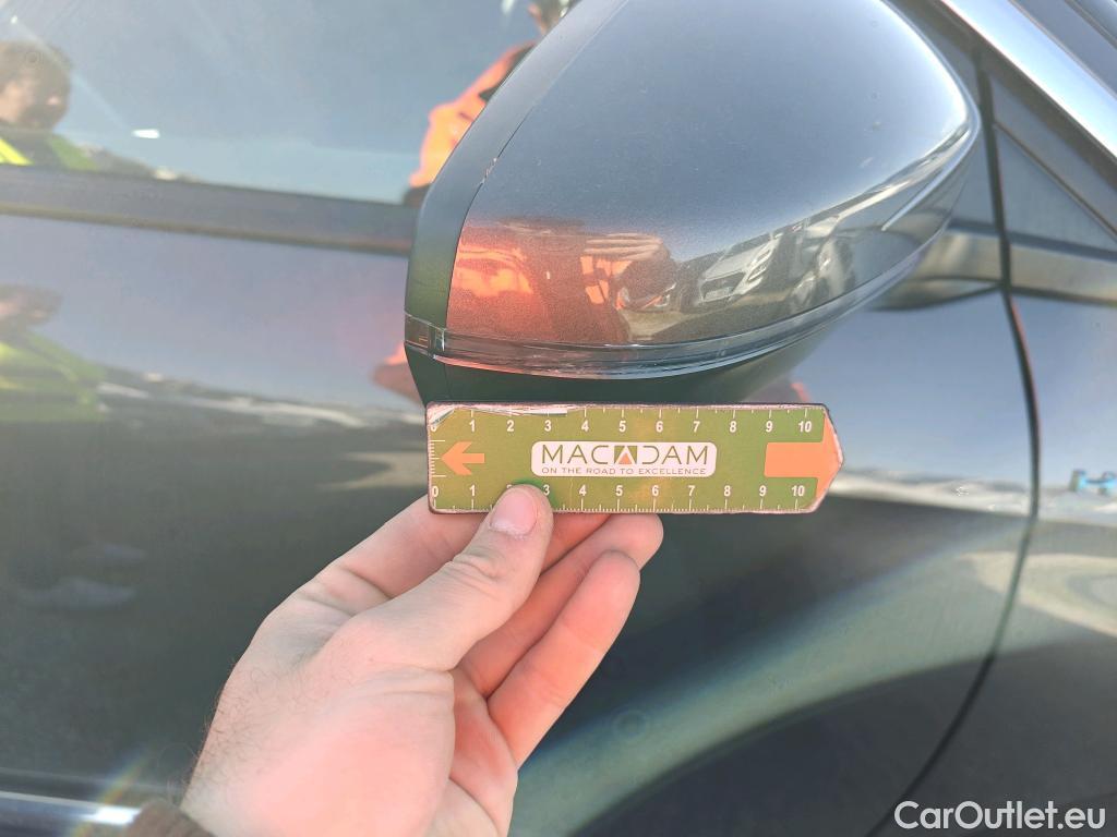  Peugeot  3008 PEUGEOT  Hybrid / 2020 / 5P / todoterreno 225 e-EAT8 Allure #58