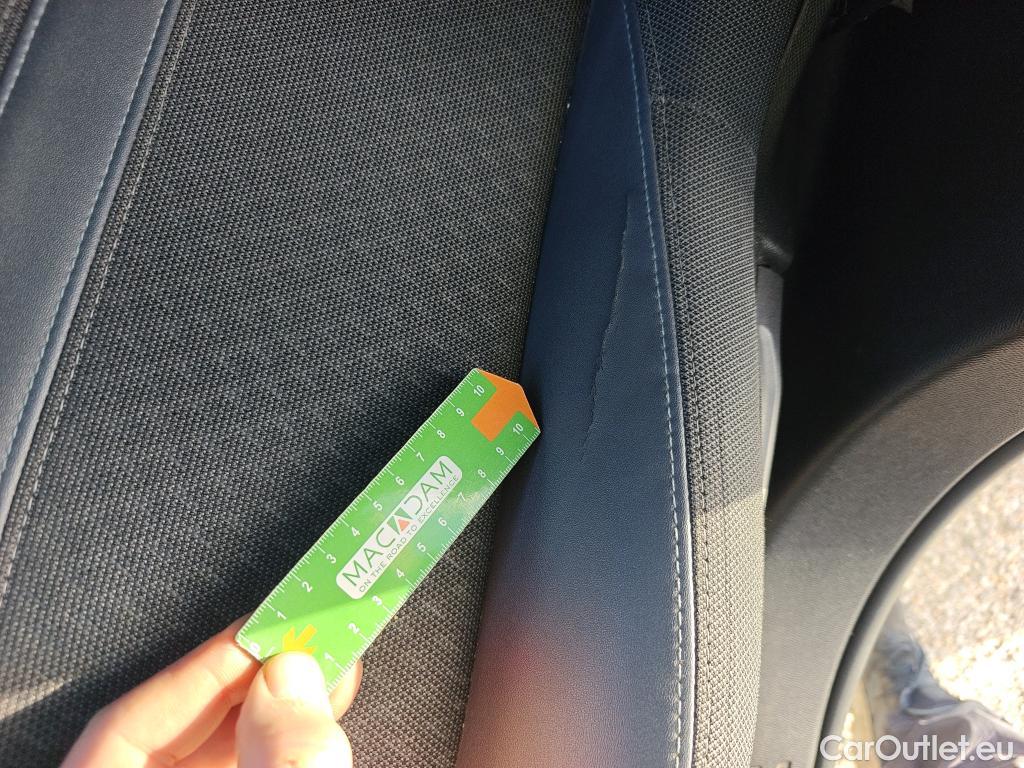  Peugeot  2008 PEUGEOT  / 2019 / 5P / todoterreno Allure BlueHDI 100 S&S BVM6 #2