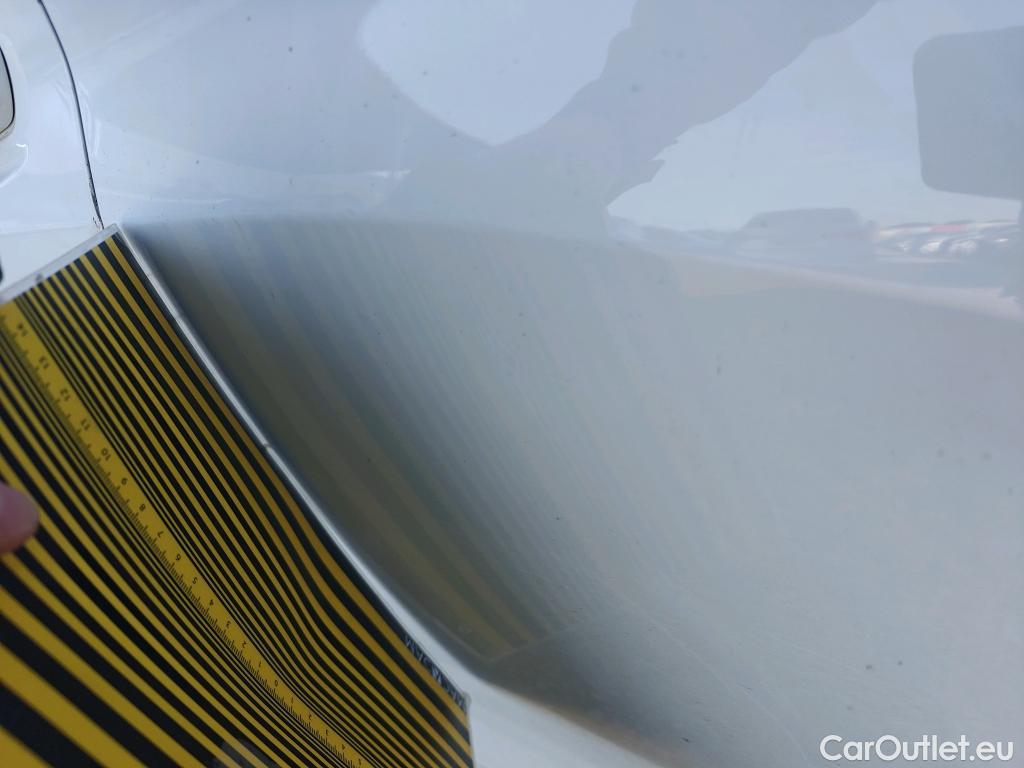  Peugeot  208 PEUGEOT  / 2019 / 5P / berlina con portón BlueHDi 73kW (100CV) Active Pack (AC) #21