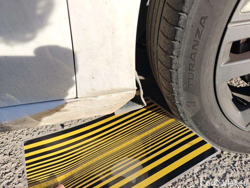  Peugeot  208 PEUGEOT  / 2019 / 5P / berlina con portón BlueHDi 73kW (100CV) Active Pack (AC) #7