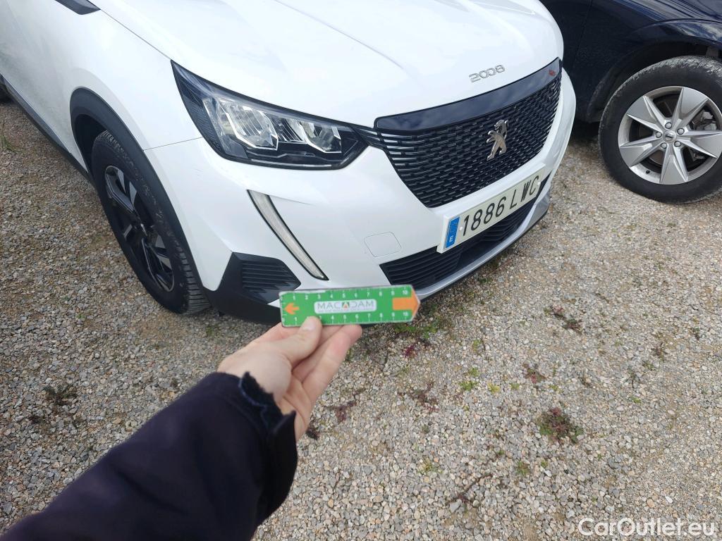  Peugeot  2008 PEUGEOT  / 2019 / 5P / todoterreno Allure BlueHDI 81kW (110CV) #41