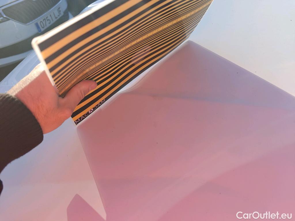  Peugeot  2008 PEUGEOT  / 2019 / 5P / todoterreno Allure Pack BlueHDI 81kW (110CV) (AC) #44