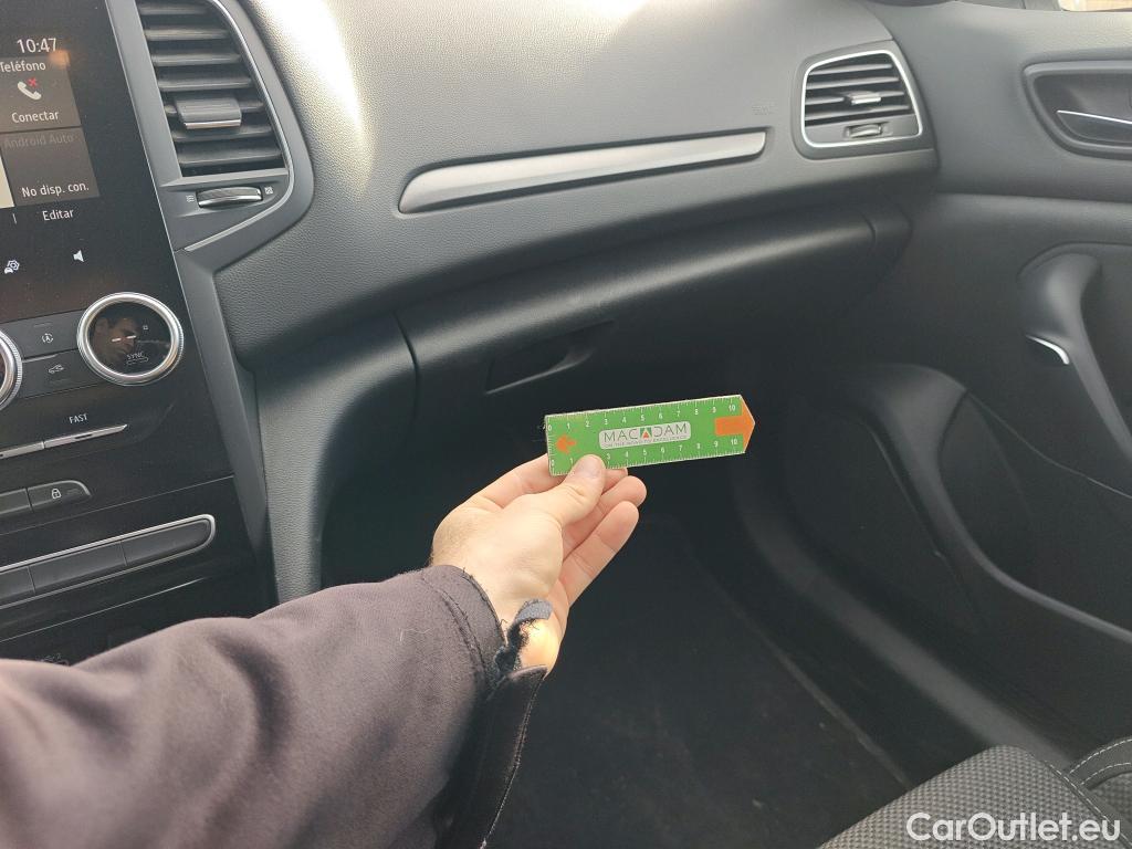  Renault  Megane RENAULT Mégane / 2020 / 5P / berlina con portón Equilibre Blue dCi 85 kW (115CV)-SS #15