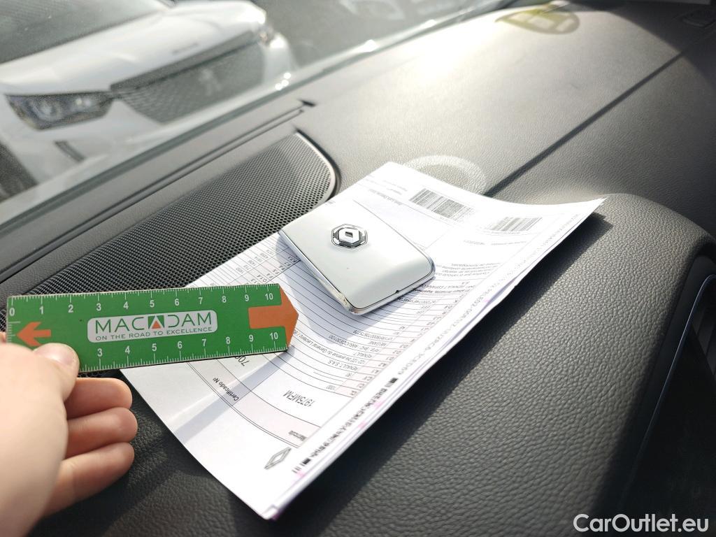  Renault  Megane RENAULT Mégane / 2020 / 5P / berlina con portón Equilibre Blue dCi 85 kW (115CV)-SS #1