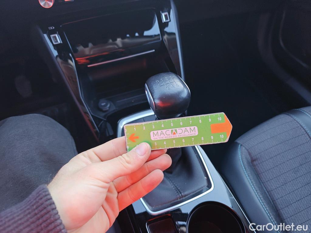  Peugeot  2008 PEUGEOT  / 2019 / 5P / todoterreno Allure Pack BlueHDI 81kW (110CV) (AC) #41