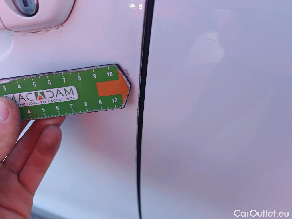  Peugeot  2008 PEUGEOT  / 2019 / 5P / todoterreno Allure Pack BlueHDI 81kW (110CV) (AC) #12