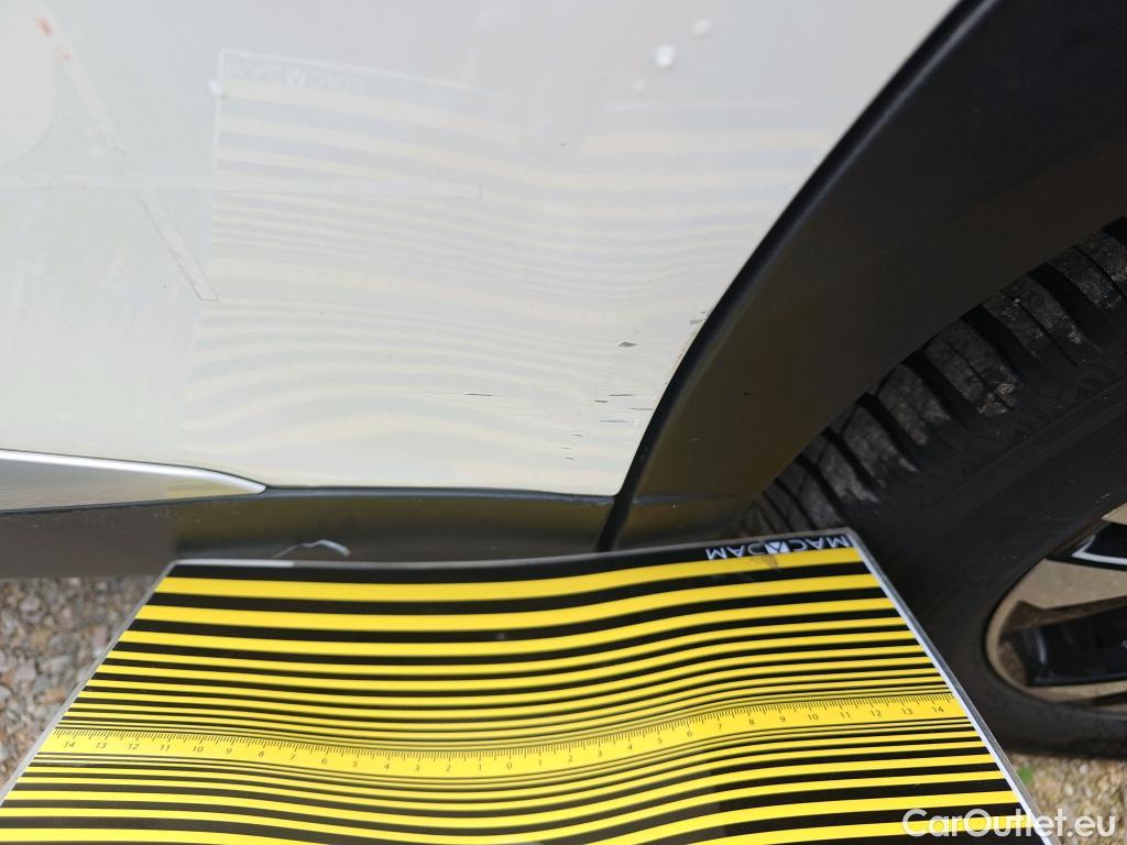  Peugeot  2008 PEUGEOT  / 2019 / 5P / todoterreno Allure BlueHDI 81kW (110CV) #14