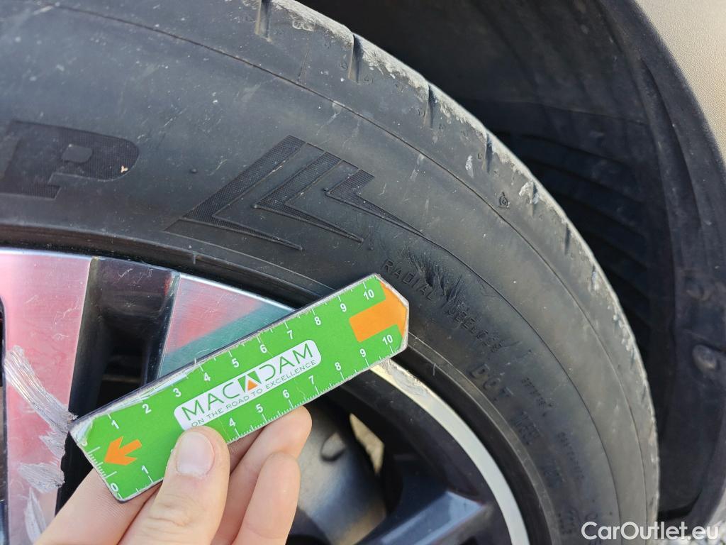  Peugeot  3008 PEUGEOT  Hybrid / 2020 / 5P / todoterreno 225 e-EAT8 Allure #2