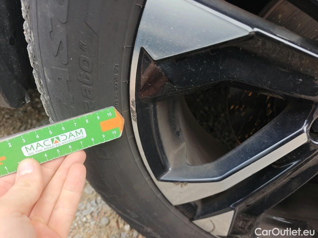  Peugeot  2008 PEUGEOT  / 2019 / 5P / todoterreno Allure BlueHDI 81kW (110CV) #51