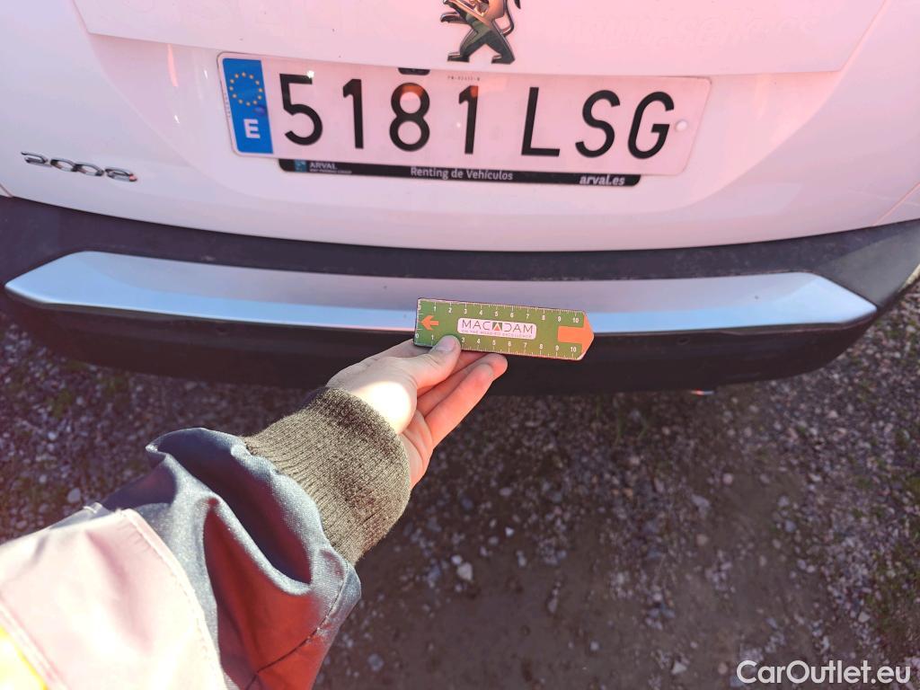  Peugeot  2008 PEUGEOT  / 2019 / 5P / todoterreno Allure Pack BlueHDI 81kW (110CV) (AC) #34