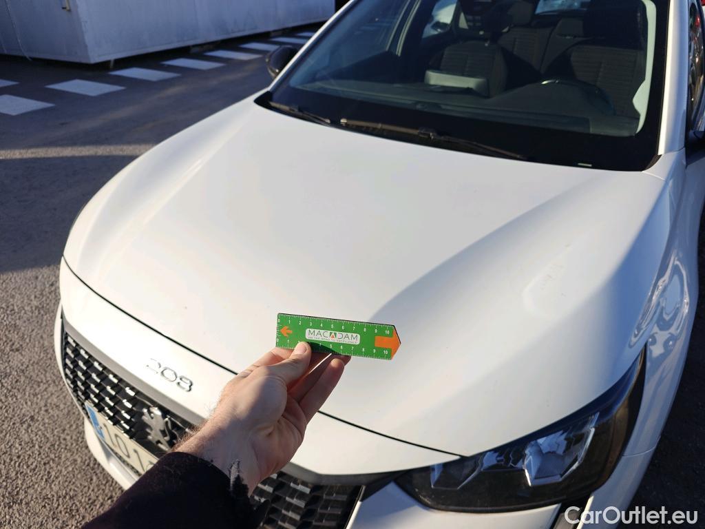  Peugeot  208 PEUGEOT  / 2019 / 5P / berlina con portón BlueHDi 73kW (100CV) Active Pack (AC) #47