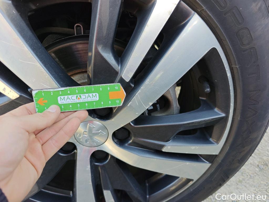  Peugeot  3008 PEUGEOT  Hybrid / 2020 / 5P / todoterreno 225 e-EAT8 Allure #10