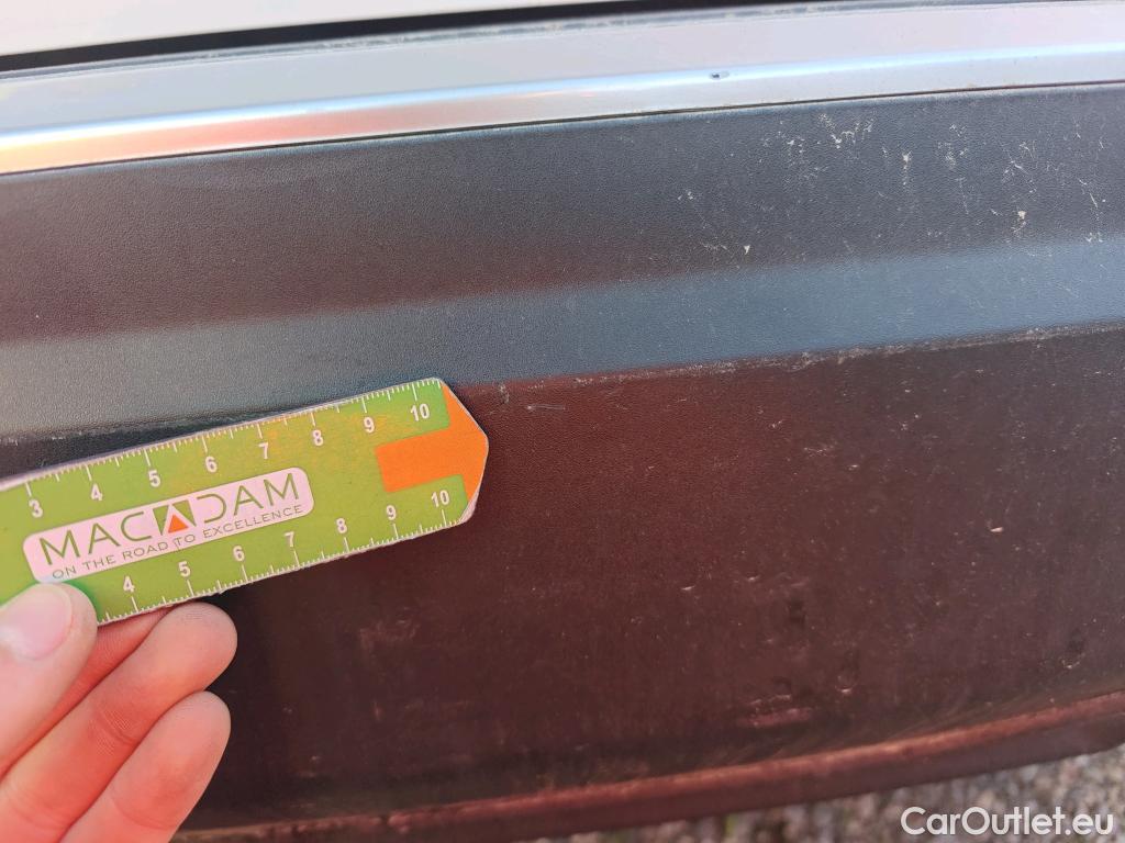  Peugeot  2008 PEUGEOT  / 2019 / 5P / todoterreno Allure Pack BlueHDI 81kW (110CV) (AC) #27