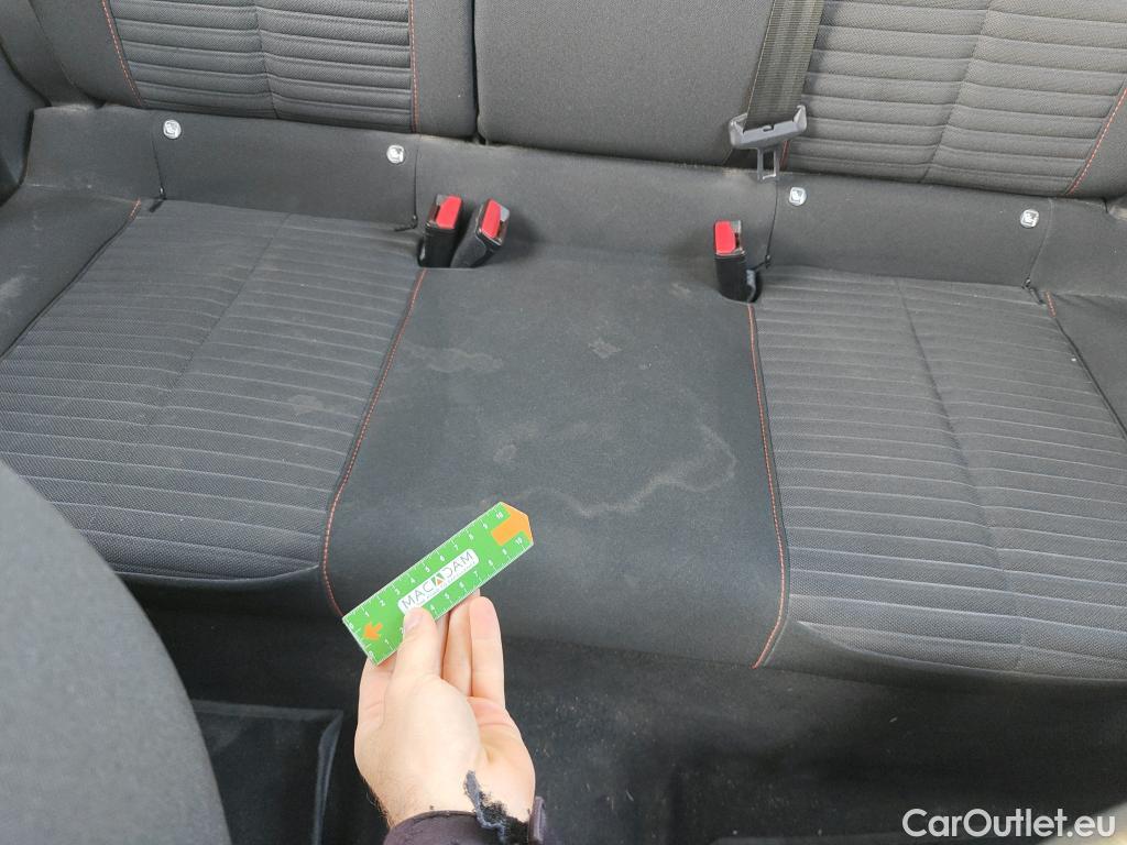  Peugeot  208 PEUGEOT  / 2019 / 5P / berlina con portón BlueHDi 73kW (100CV) Active Pack (AC) #19