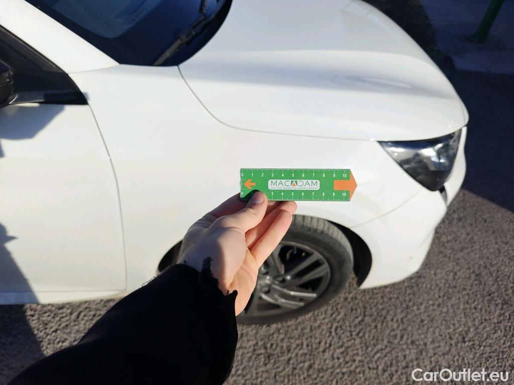  Peugeot  208 PEUGEOT  / 2019 / 5P / berlina con portón BlueHDi 73kW (100CV) Active Pack (AC) #8