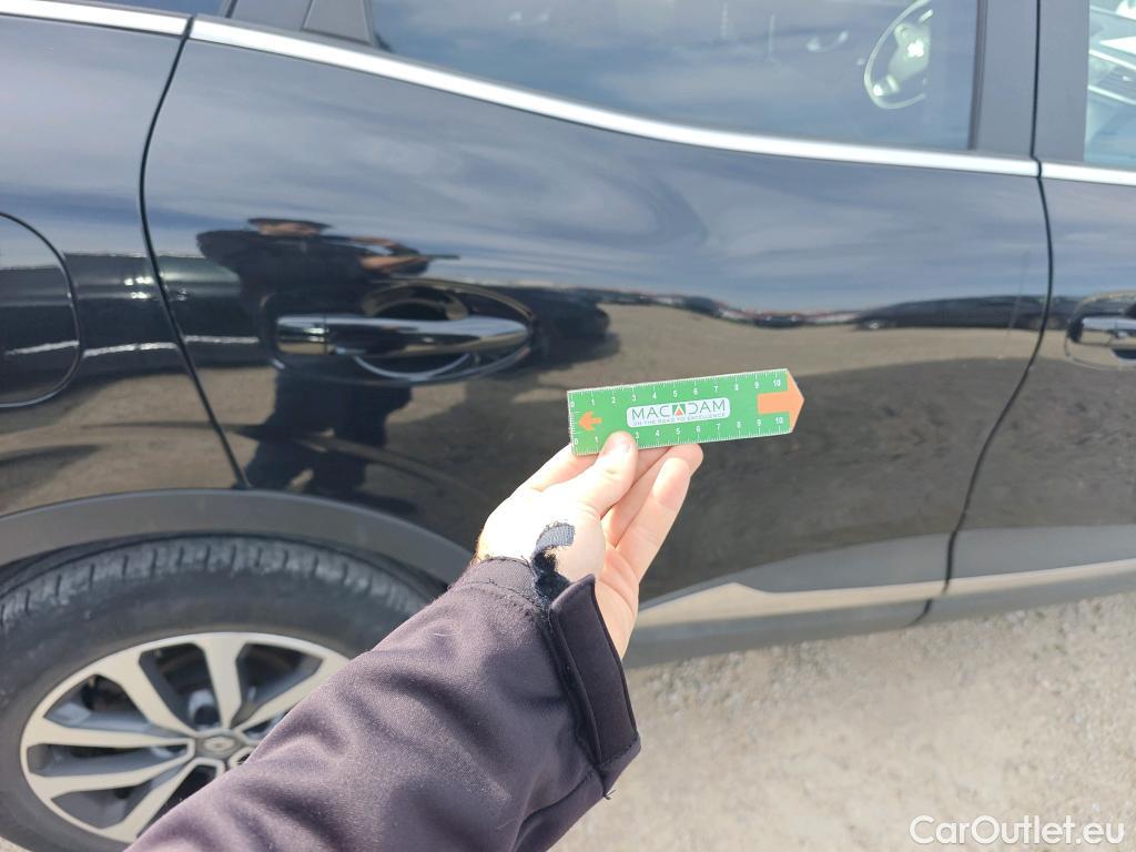  Renault  Kadjar RENAULT  / 2019 / 5P / crossover Zen GPF TCe 103kW (140CV) EDC (AC) #18