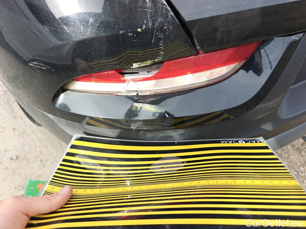  Renault  Kadjar RENAULT  / 2019 / 5P / crossover Zen GPF TCe 103kW (140CV) EDC (AC) #40