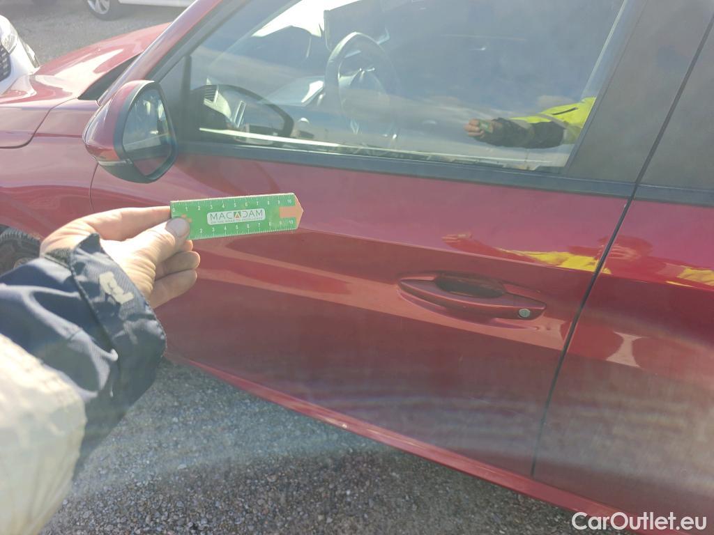  Peugeot  208 PEUGEOT  / 2019 / 5P / berlina con portón PureTech 73kW (100CV) Active Pack #3