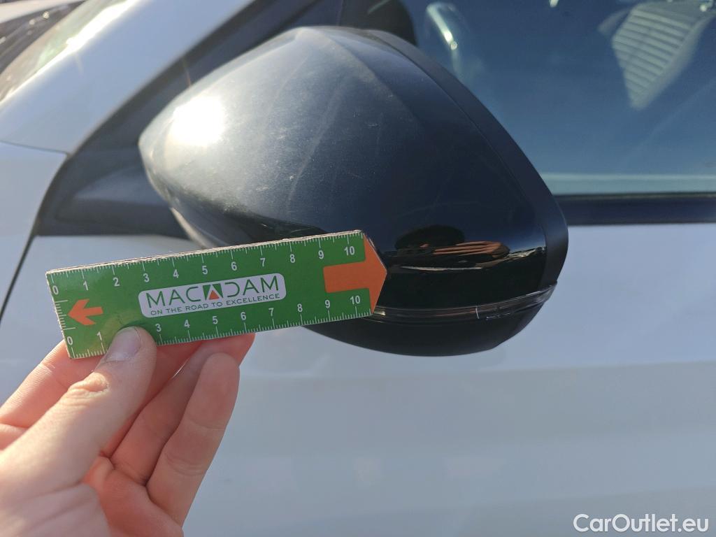  Peugeot  208 PEUGEOT  / 2019 / 5P / berlina con portón BlueHDi 73kW (100CV) Active Pack (AC) #55