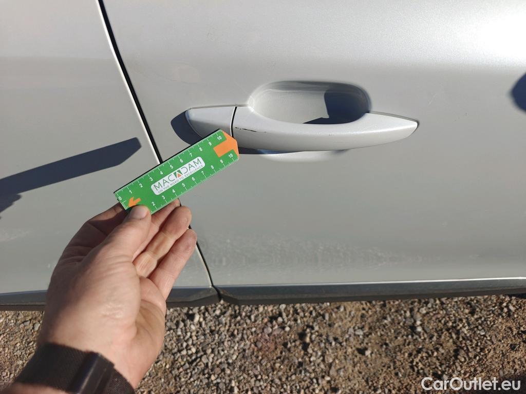  Peugeot  2008 PEUGEOT  / 2019 / 5P / todoterreno Allure Puretech 130 S&S EAT8 #13