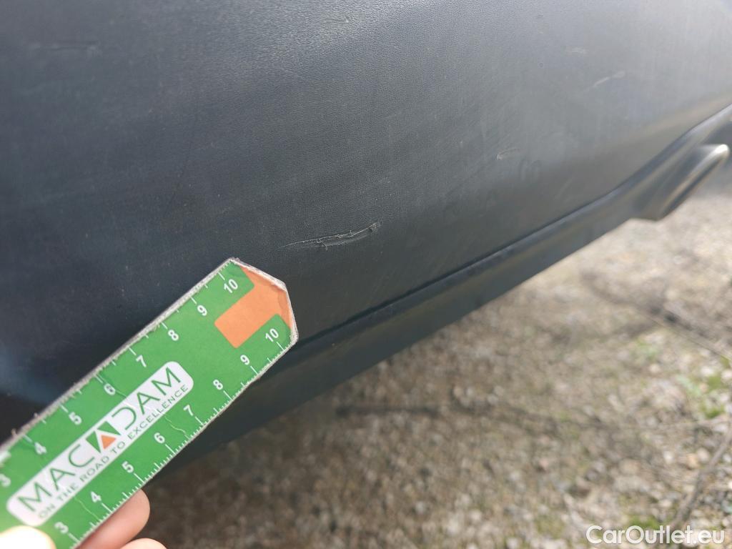  Peugeot  2008 PEUGEOT  / 2019 / 5P / todoterreno Allure BlueHDI 81kW (110CV) #37