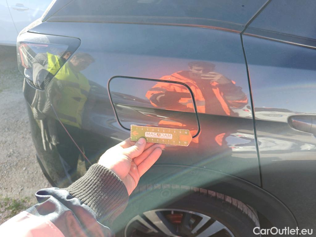  Peugeot  3008 PEUGEOT  Hybrid / 2020 / 5P / todoterreno 225 e-EAT8 Allure #24