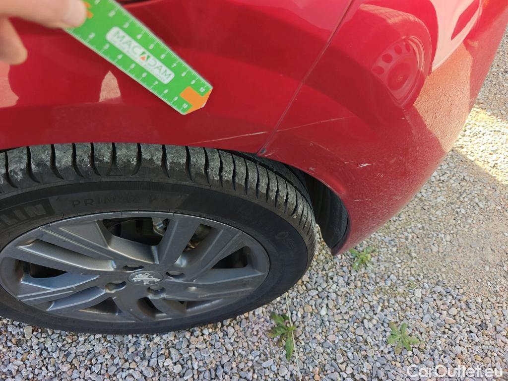  Peugeot  208 PEUGEOT  / 2019 / 5P / berlina con portón PureTech 73kW (100CV) Active Pack #31